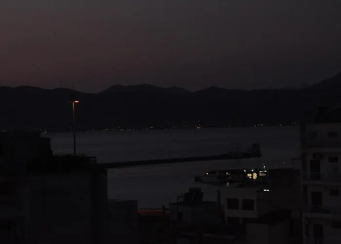 Vaso's Nest At Center * Patras