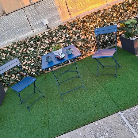 דירה Vaso's Nest At Center *